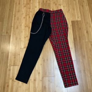 HOT TOPIC split plaid/black pants w/chain